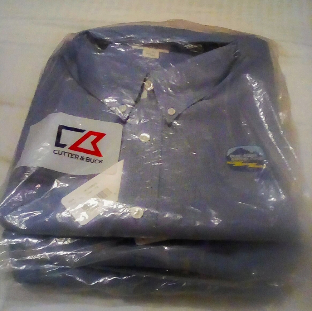 XL Cutter & Buck button up shirts